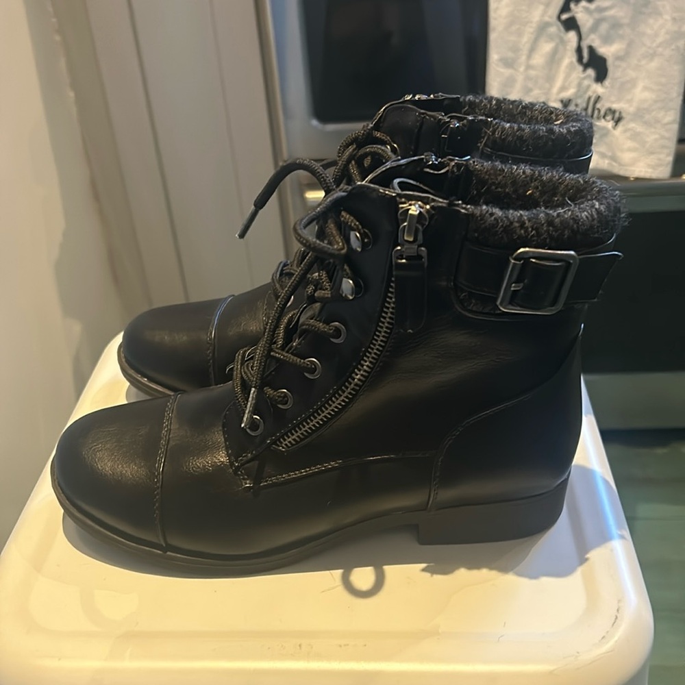 Kohl’s Women’s Black Boot Size 7.5